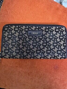 DKNY Black and Beige Logo Zip Wallet